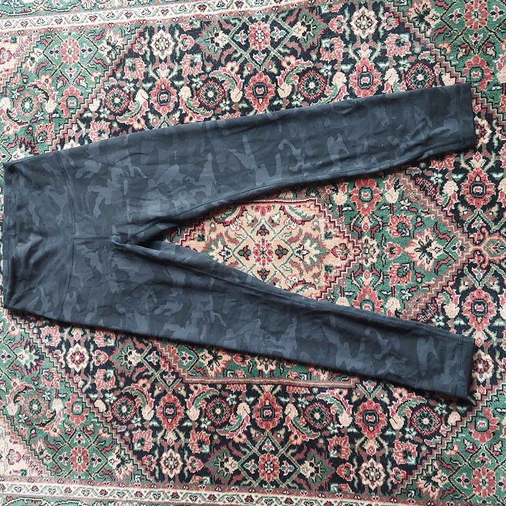 Lululemon camo leggings size 4